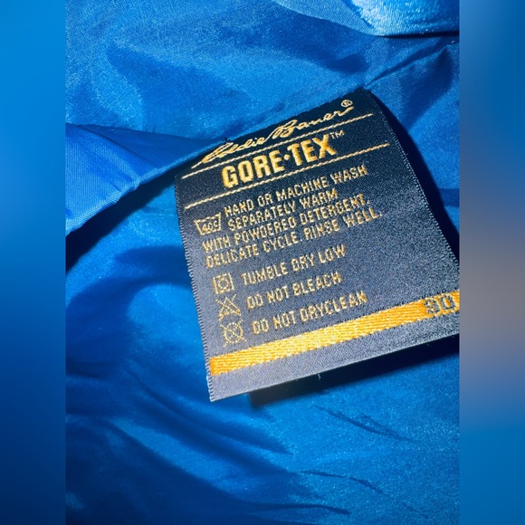 Vintage Eddie Bauer Women's Blue and Pink Ski Jacket - Picture 5 of 8